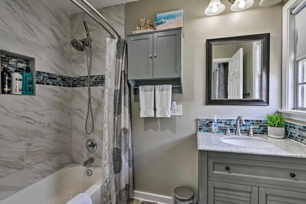 Spacious And Modern Family Duplex In Galveston! エクステリア 写真